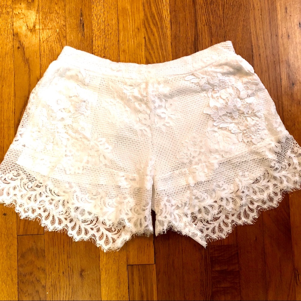 Gold Hawk White Summer Floral Lace Shorts